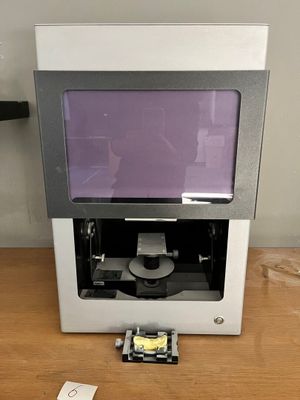 an image of a computer that is sitting on a table