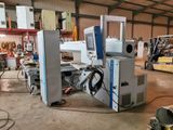 une image d'une machine dans un entrepôt