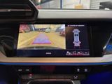 a picture of a car ' s rear view camera in the dashboard
