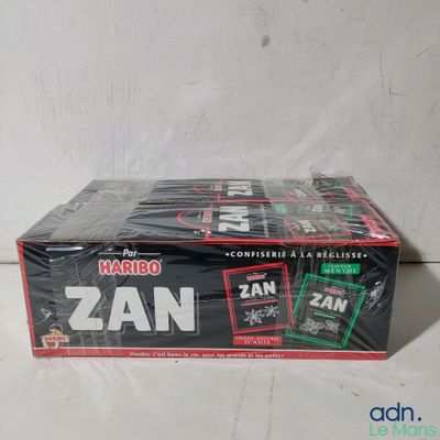 une photo d'un paquet de cigarettes « Zan » posé sur une table
