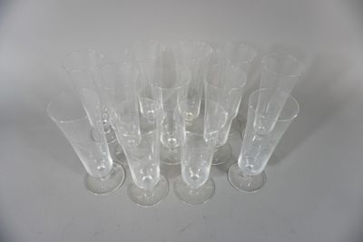 Série de 12 flutes en cristal Baccarat décor Napoléonien gra…