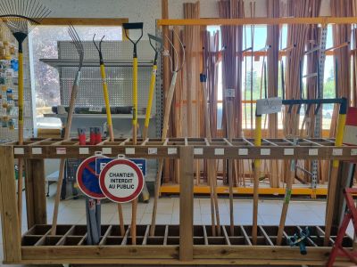 a lot of tools that are sitting on the floor
