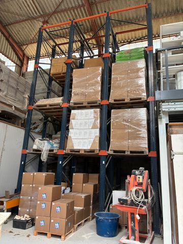 Racks métal 2 travées latérales sur 3 travées façade et plateform