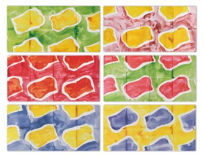 quatre feuilles de papier aquarelle de couleurs et de formes différentes