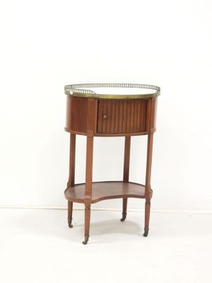an image of a small table with a shelf on it