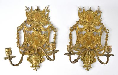 paire d'appliques murales anciennes en laiton avec fleurs et feuilles