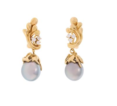 Boucles D'oreilles En Or 18 Carats – 5,5 Grammes – Serties D'une Pierre Rouge – Occasion