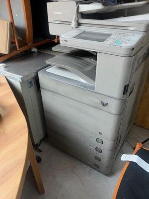 - 1 copieur CANON (hors service - très ancien modèle)