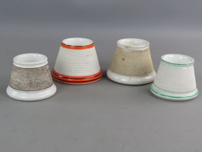 Réunion de 4 pyrogènes. Éclat et fêle à l'un.