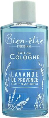 un gros plan d'un flacon d'eau de Cologne sur fond blanc