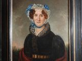 une peinture à l'huile représentant une femme en robe noire et coiffe bleue