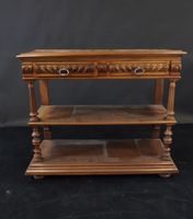 Desserte en noyer mouluré et sculpté à décor de godrons et d…