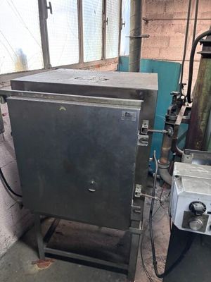 l'image d'une machine installée dans une pièce