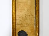 une image représentant un tableau d'un homme tenant un drap rouge à la main