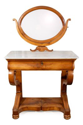 une photo d'une coiffeuse en bois surmontée d'un miroir