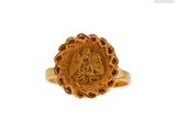 une image représentant une bague en or sur laquelle figure le portrait d'une femme