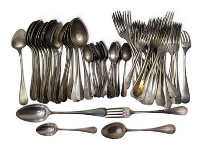 a lot of spoons and spoon spoons on the table