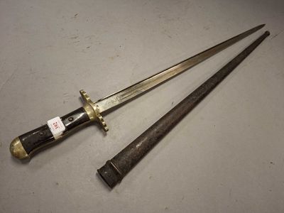 DAGUE de VENERIE. Poignée bois.