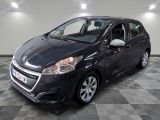 la photo d'une voiture noire garée dans un garage
