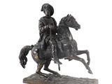 statue en bronze représentant un homme à cheval, coiffé d'un casque