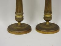 Paire de flambeaux en laiton, style Louis XVI. (photo 2)
