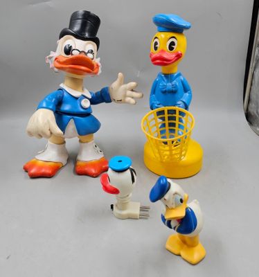 53 / C1 / Donald, lot de figurines en plastique dur et… - Photo 1
