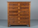 une image représentant une commode en bois sur fond gris