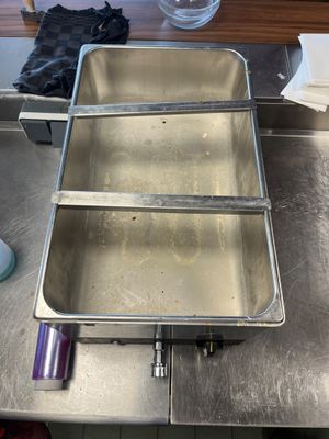 un bain-marie en inox SOFRACA. ENLEVEMENT IMPERATIF DES LOTS…