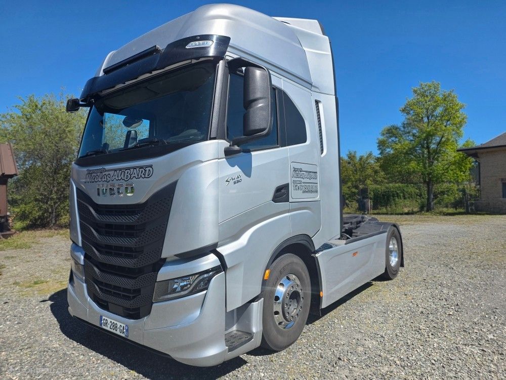 IVECO AS440S - Camion poids lourd diesel avec 350000 km
