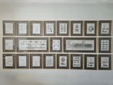 la photo d'une photo représentant une pièce avec des tableaux accrochés au mur