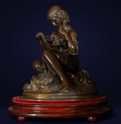Sculpture italienne en bronze signée représentant une jeune …
