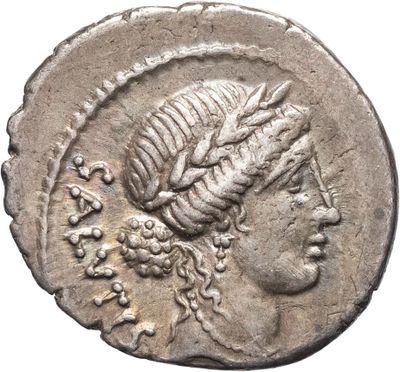 une pièce d'argent portant une tête de femme