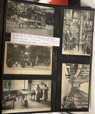 une photo en noir et blanc d'un livre illustré