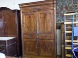 a lot of furniture that is in a room