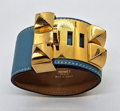 HERMÈS Collier de chien 39 BRACELET manchette en box bleu, a…