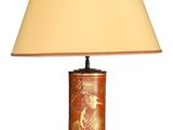 l'image d'une lampe posée sur une table