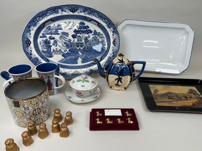 many items that are sitting on the table together