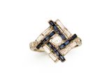 une bague en diamant et saphir