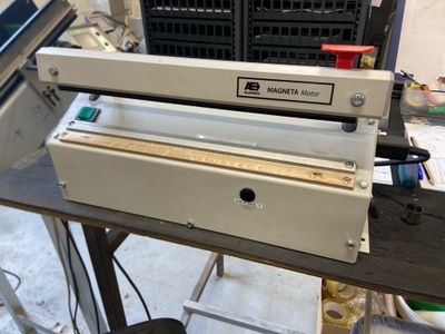 Soudeuse industrielle de marque AUDION ELEKTRO, modèle 321 M…