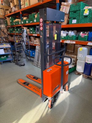 Gerbeur manuel à levée électrique MIC WP10M - Année 2001 - Capacité 10 - Photo 1