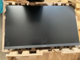une image représentant un ordinateur portable posé sur une palette