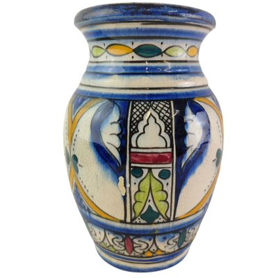 un vase bleu et blanc orné d'un motif