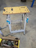 Lot comprenant 1 établi pliant WOLFCRAFT, 1 Scie à onglet WA… (photo 2)