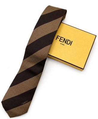 Cravate Fendi pour homme en soie rayée marron et noire, avec coffret cadeau