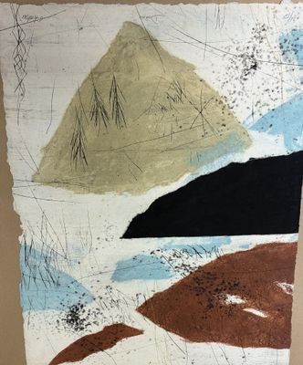 une photo d'une œuvre d'art accrochée au mur