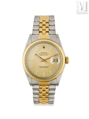 une montre Rolex pour femme avec un bracelet bicolore