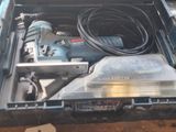 une boîte noire contenant une cuisinière à gaz
