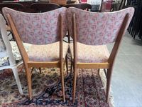 Paire de chaises bois dossier et assise à tissu géométrique … (photo 2)