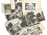 une pile de vieilles photos en noir et blanc posée sur une table
