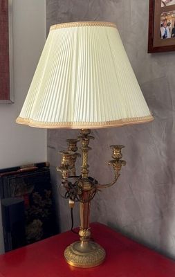 Lot de pique-cierges et lampe en laiton - Fin XIXe siècle et…